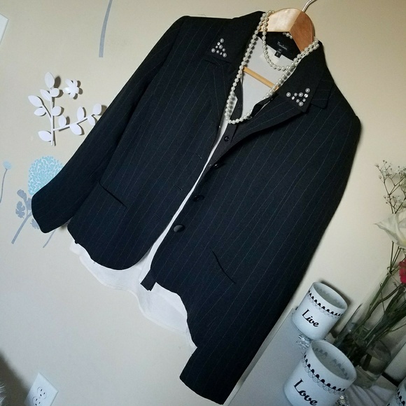 Jackets & Blazers - 👠Sleek Striped  Blazer👠
